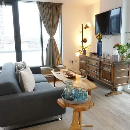 City Centre Penthouse - Terrace & Balcony * Bristol