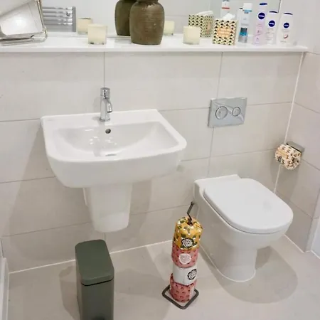 City Centre Penthouse - Terrace & Balcony Apartment Bristol